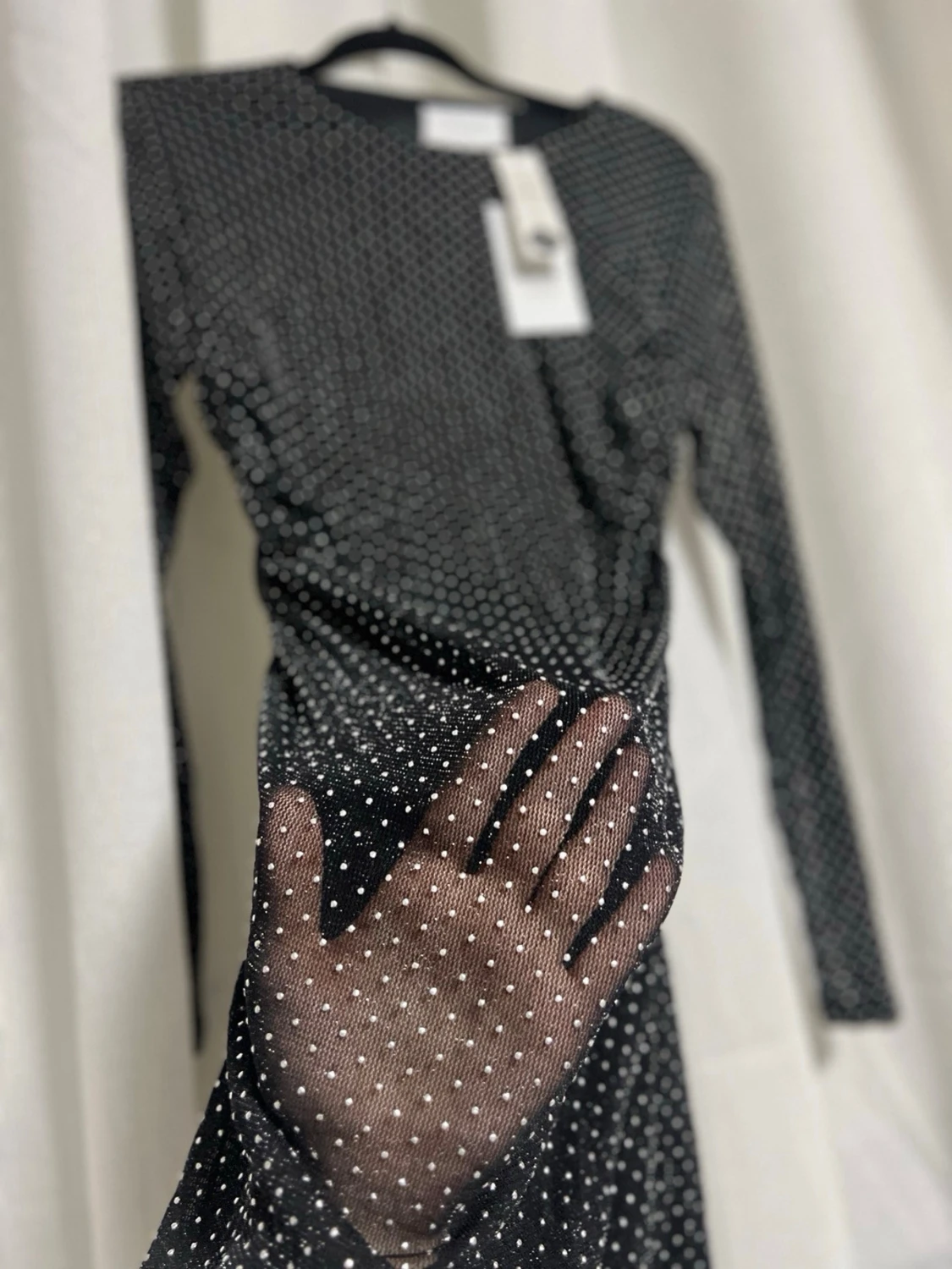 Svart prickig klänning från sisters point - 2