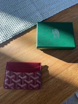 Korthållare goy4rd - Pris går diskuteras vid snabb affär 