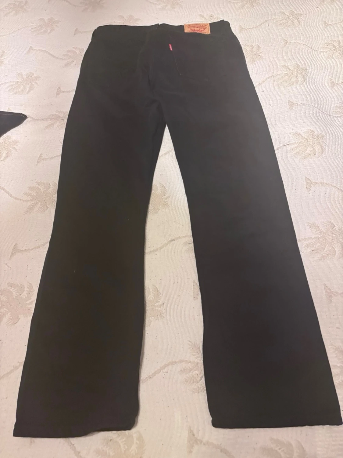 Svarta Levi's raka jeans - 1