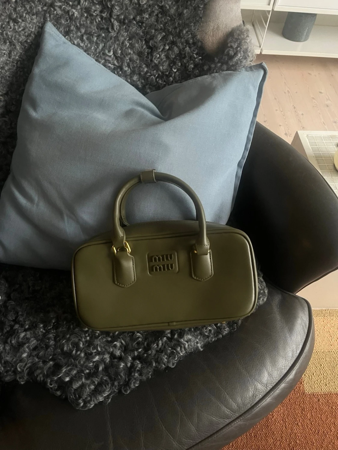 Väska miumiu liknande