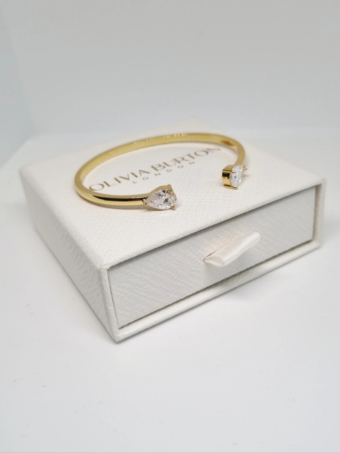 Guldfärgat armband 18k guldpläterat