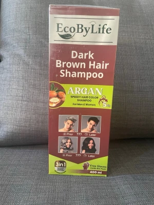 EcoByLife Dark Brown Hair Shampoo - Mörkbrun hårschampo från EcoByLife med arganolja, 3-i-1 formula som färgar, tvättar och vårdar håret. Passar både män och kvinnor. Innehåller 400 ml och gratis handskar medföljer i förpackningen.