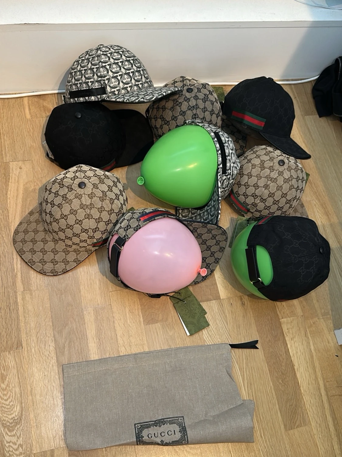 Gucci kepsar med GG-mönster