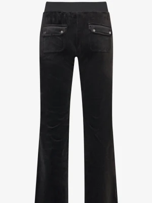 Juicy Couture svarta  - Säljer dessa juicy couture byxor då dom inte längre kommer till användning. Super sköna mjukisbyxor i ett väldigt bra skick!!! Nypris 1200