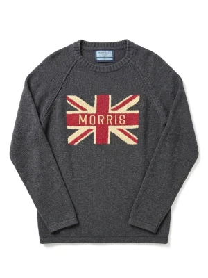 Grå stickad tröja från Morris - Mörkgrå stickad tröja från Morris med Union Jack-flagga i rött, vitt och beige samt texten 'MORRIS' på bröstet. Tröjan har rund halsringning, långa ärmar och ribbade muddar. Perfekt för dig som gillar klassisk brittisk stil.