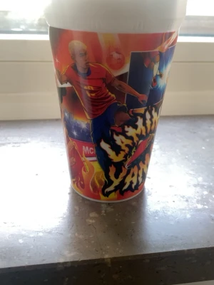 McDonald's plastmugg med fotbollstryck - Fin mugg helt ny .