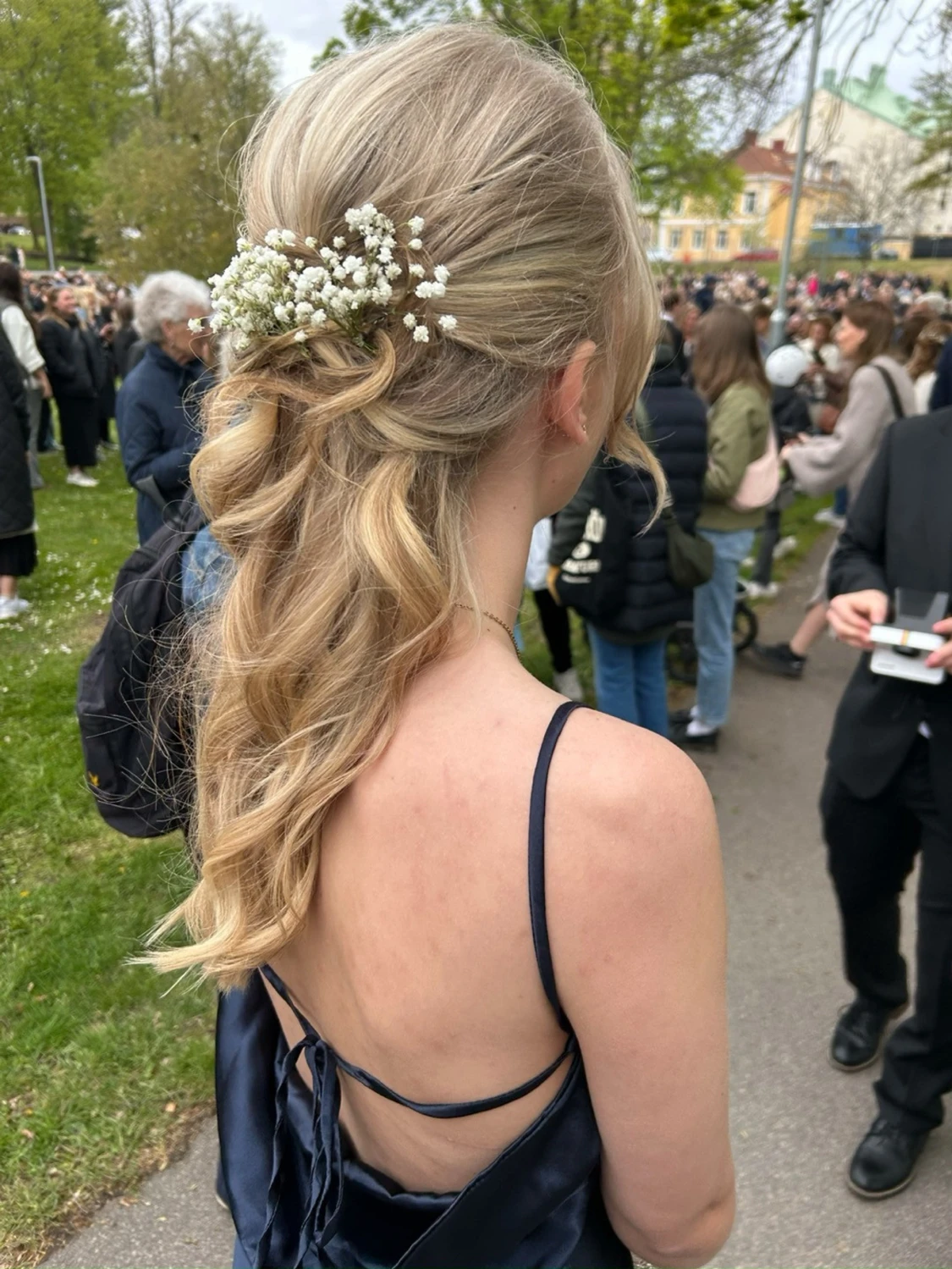 Marinblå långklänning i satin - 4