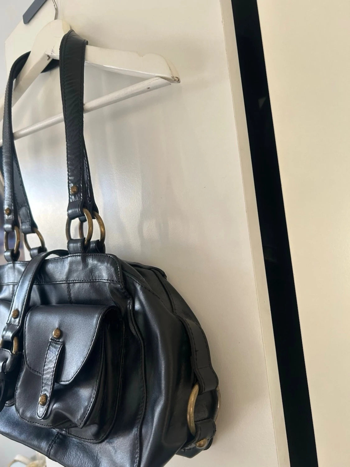 Svart handväska med fickor - 3