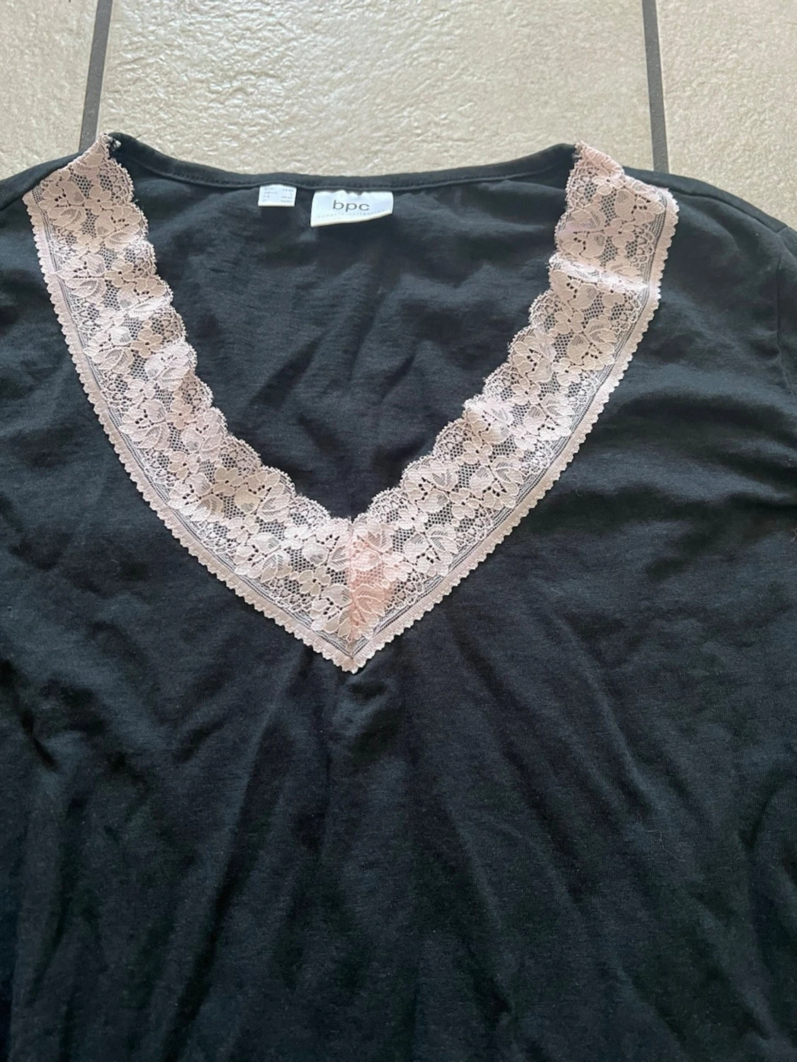 Svart klänning med spets från bpc storlek 44/46 - 1