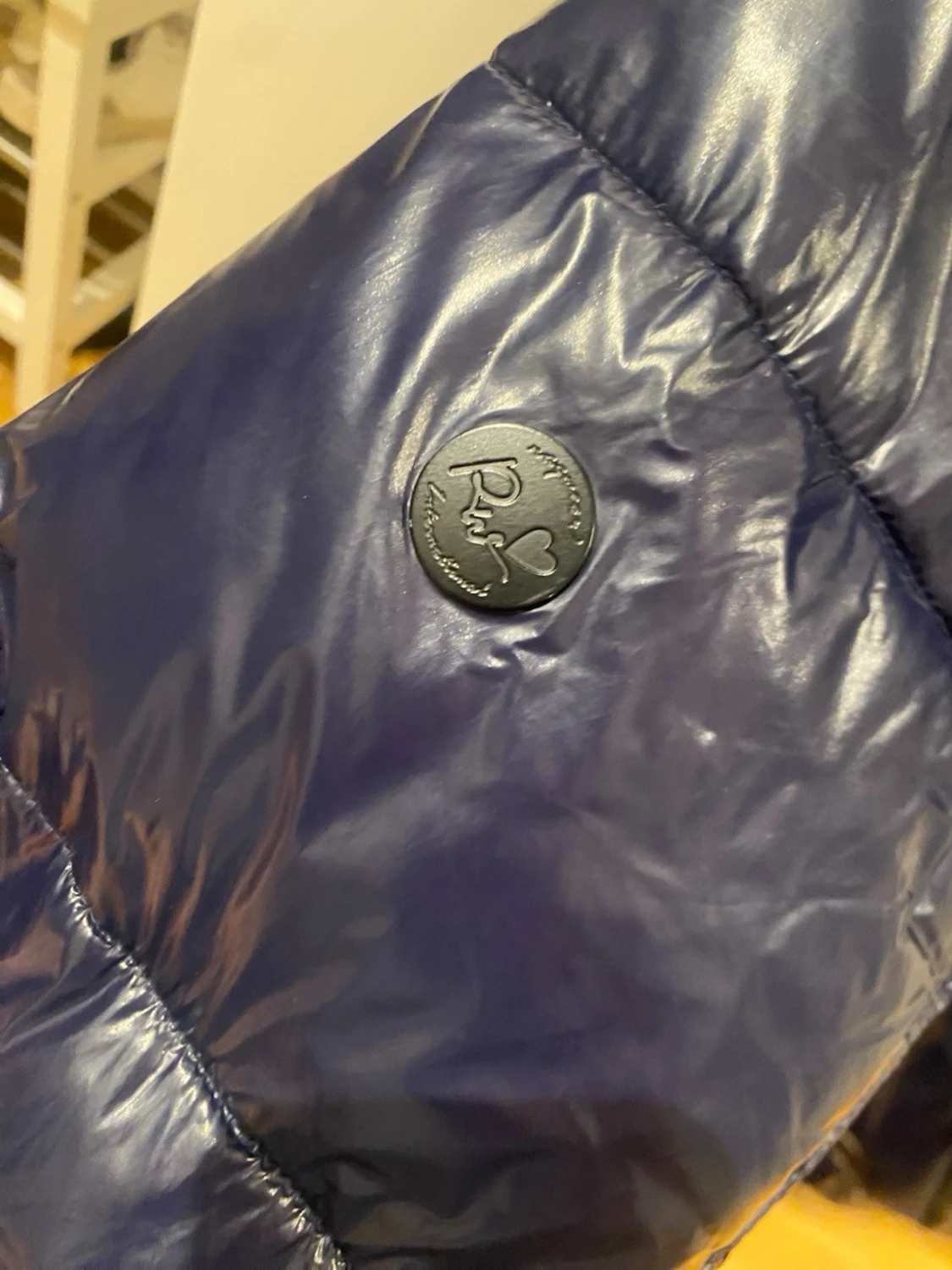 Blå pufferjacka med rosa detaljer  - 2