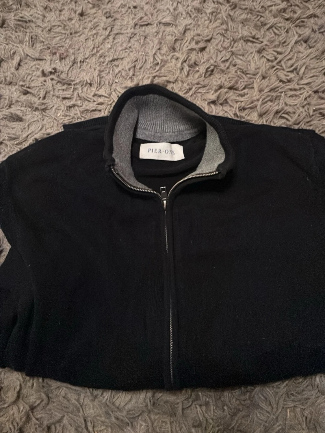 Svart ziptröja från Pier One