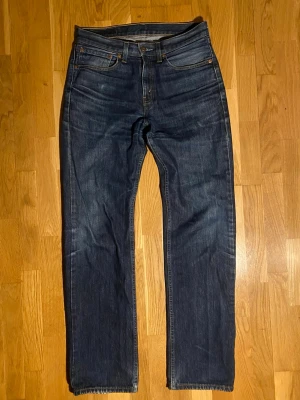 Levi’s 751 - Ett par snygga Levi’s jeans i storlek 31 x 34. Inga deefekter och använda fåtal gånger av mig. Ifall fler frågor eller bilder skriv!