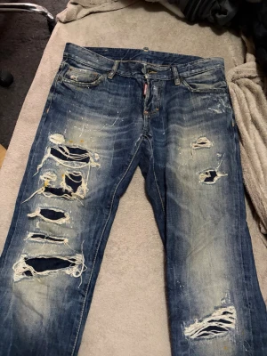 Dsquared2 Äkta Jeans strl 44 - Äkta Dsquared2 Jeans, köpt i NK, made in italy, Storlek 44