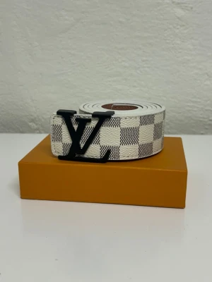 Lv Bälte  - Helt nytt aldrig använd. Storlek 110. Snabb frakt. Endast bälte.