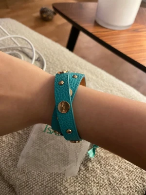  Läderarmband  IsaDora - Snyggt  armband i läder från IsaDora 🥰