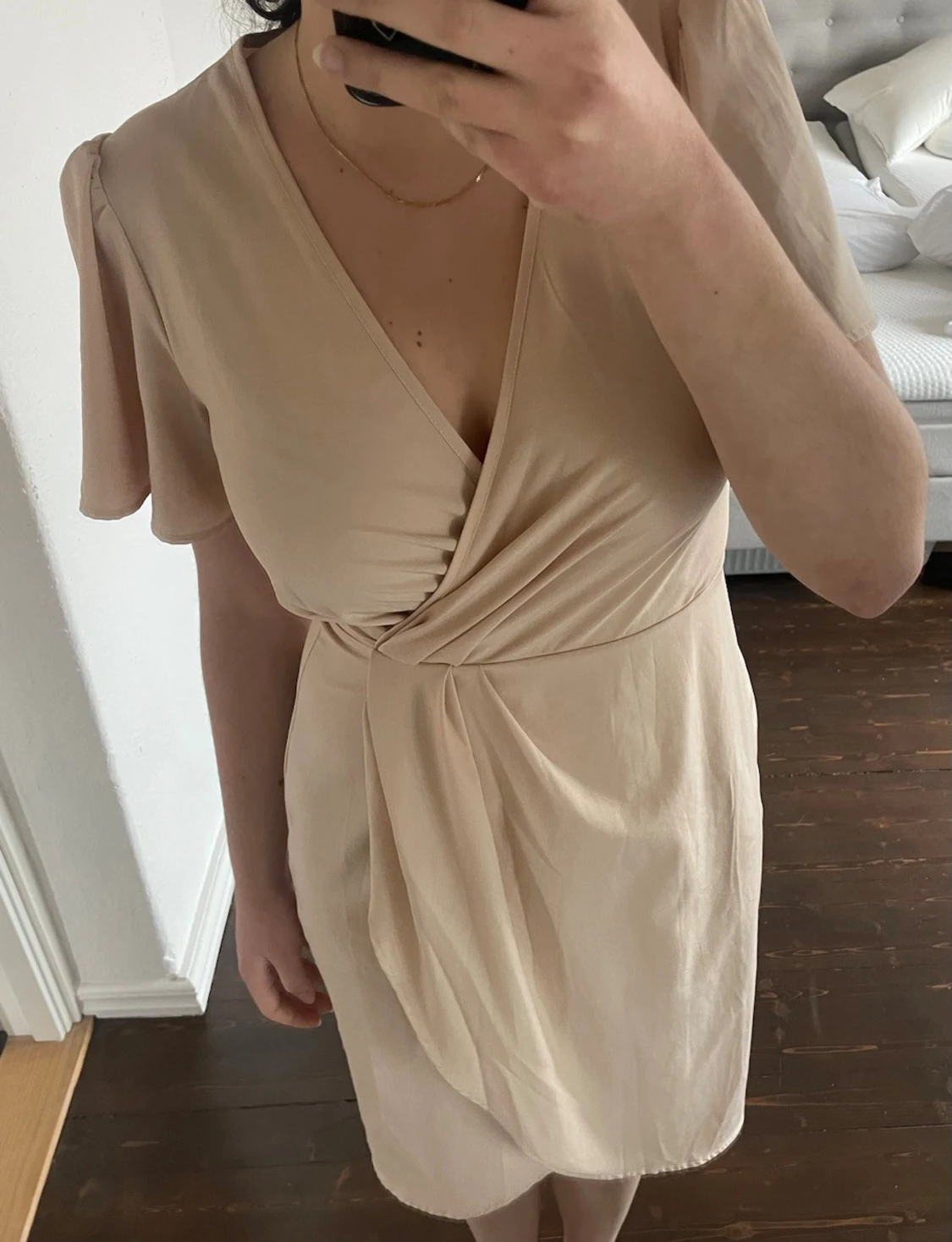 Beige omlottklänning från H&M