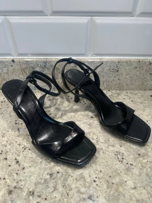 Bekväma klackar - Säljer dessa bekväma klackar då dom inte kommer till användning! Endast använd fåtal gånger🌸