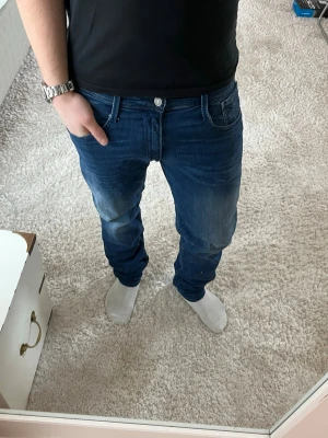 Replay anbass jeans  - Replay Jeans | skick 9/10 | Storlek 33/34 | Pris - 499kr | Modellen är ca 181cm lång | Hör av dig vid minsta fråga eller fundering!!