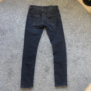 Nudie jeans - Säljer ett par riktigt feta Nudie jeans i modellen from Tim. De är nästan nya och är i storlek 30-30. Pris kan diskuteras vi snabb affär ✅ Skriv gärna vid funderingar 👍
