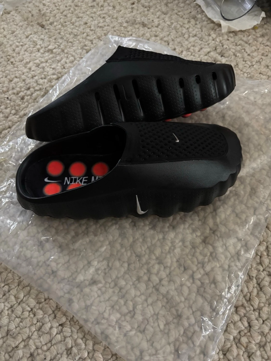 Svarta Nike mind tofflor