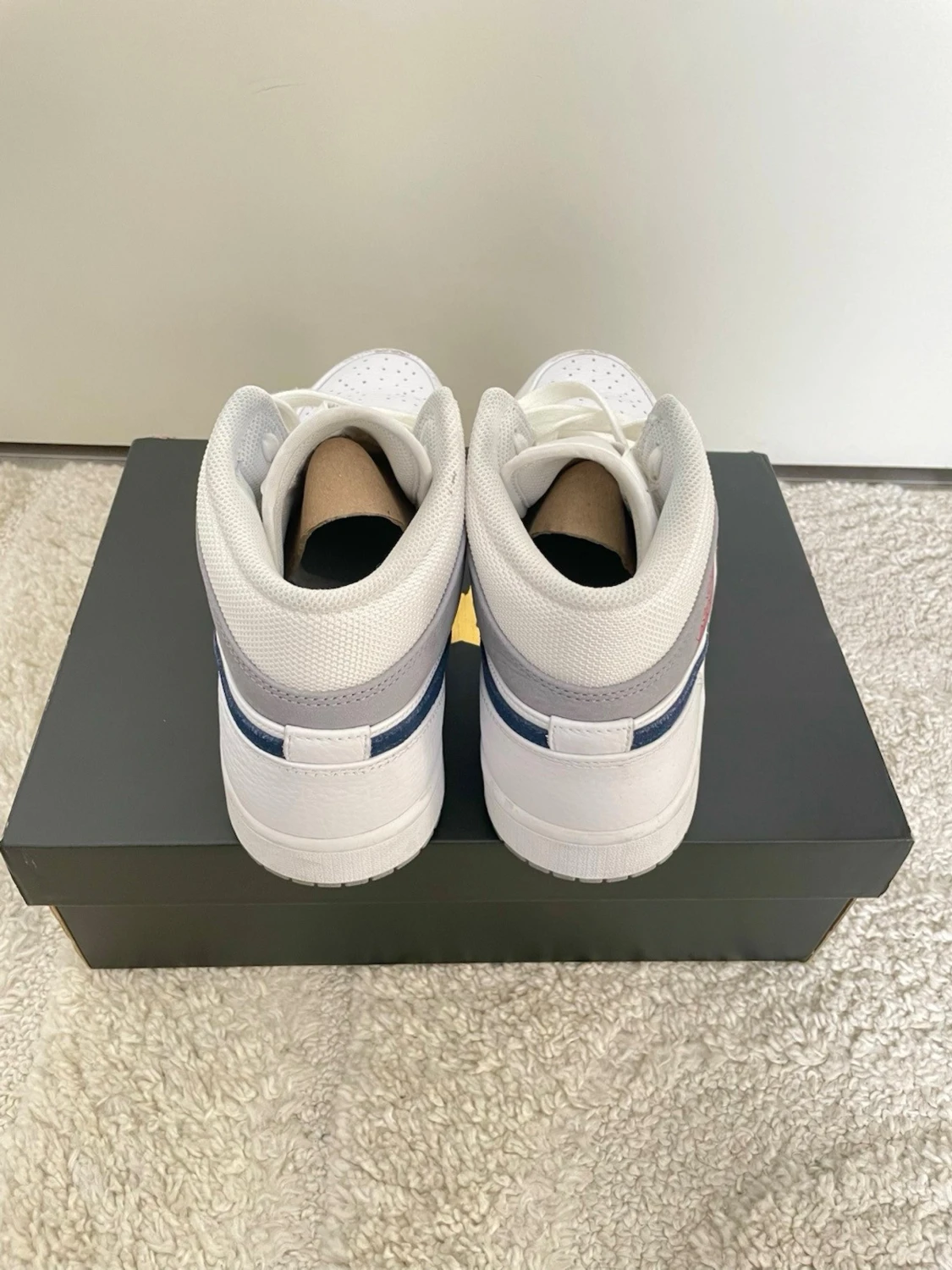 Nike Air Jordan 1 Mid  - 3