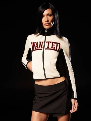 Bella Hadid x About You tröja - Säljer denna supercoola About You tröjan som inte kommer till användning längre. Endast använd vid 2-3 tillfällen och är i superfint skick. Nypris 800 kr!