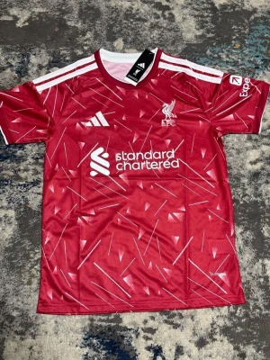 Liverpool hemma ställ 25/26 - Hör av er om ni har funderingar/frågor!
