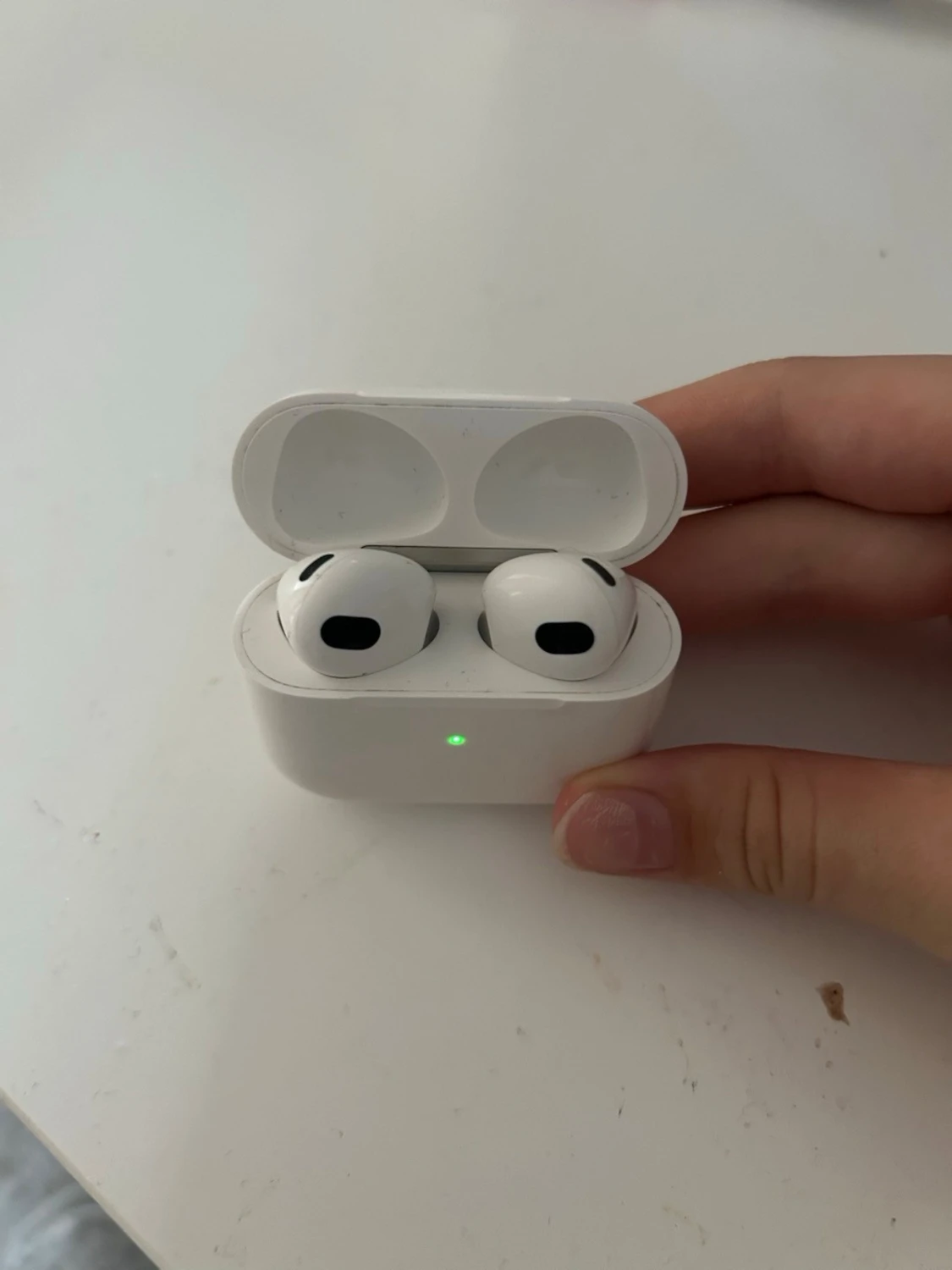 airpods gen 3 - 1