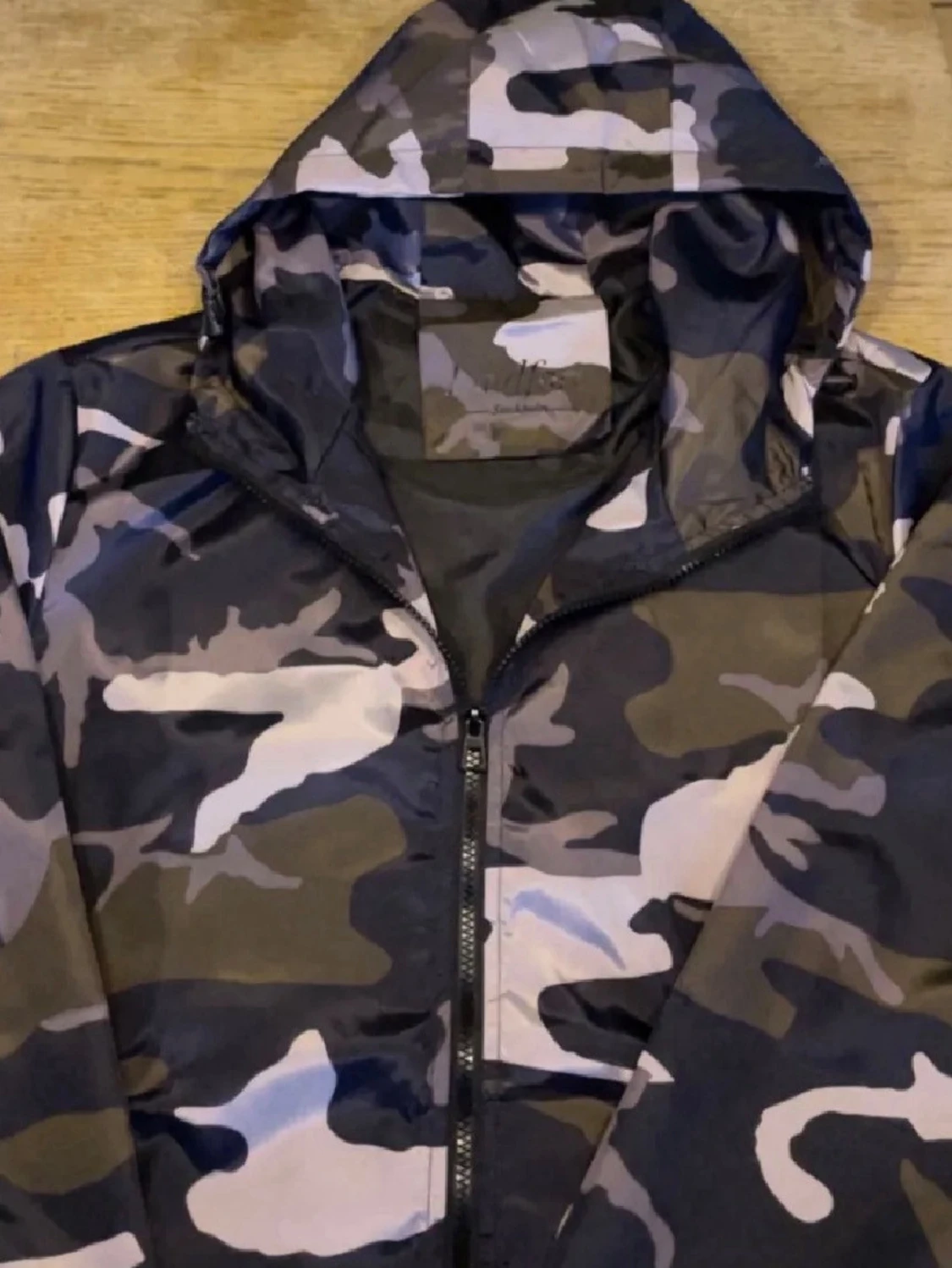 Camo vindjacka med huva - 2