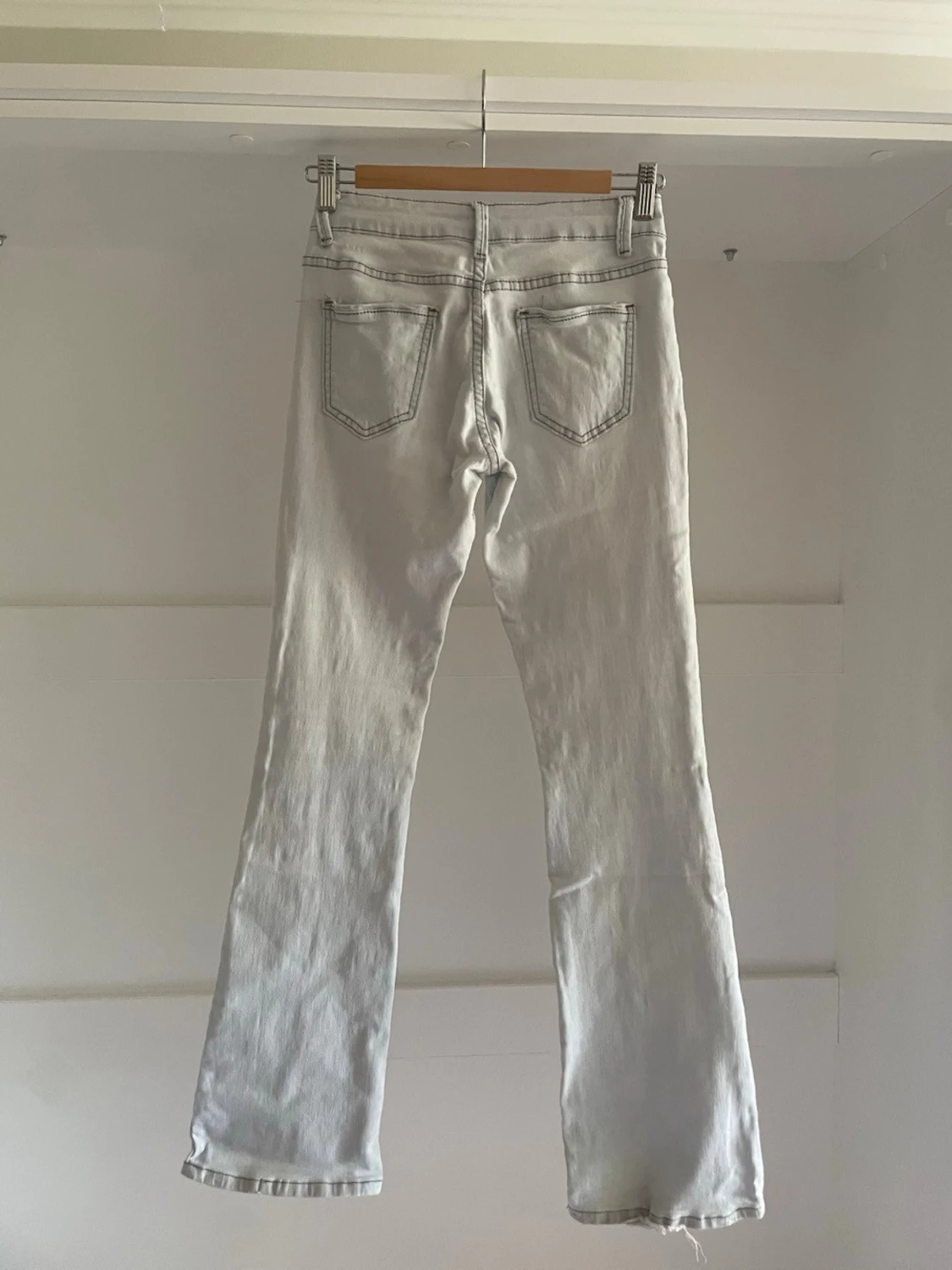 Ljusblåa jeans - 1