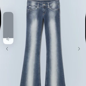 Jättensnygga weekday jeans - Jättesnygga jeans från weekday som inte kommer till användning längre☺️☺️ Storlek 27:32 skriv för fler frågor💕💕