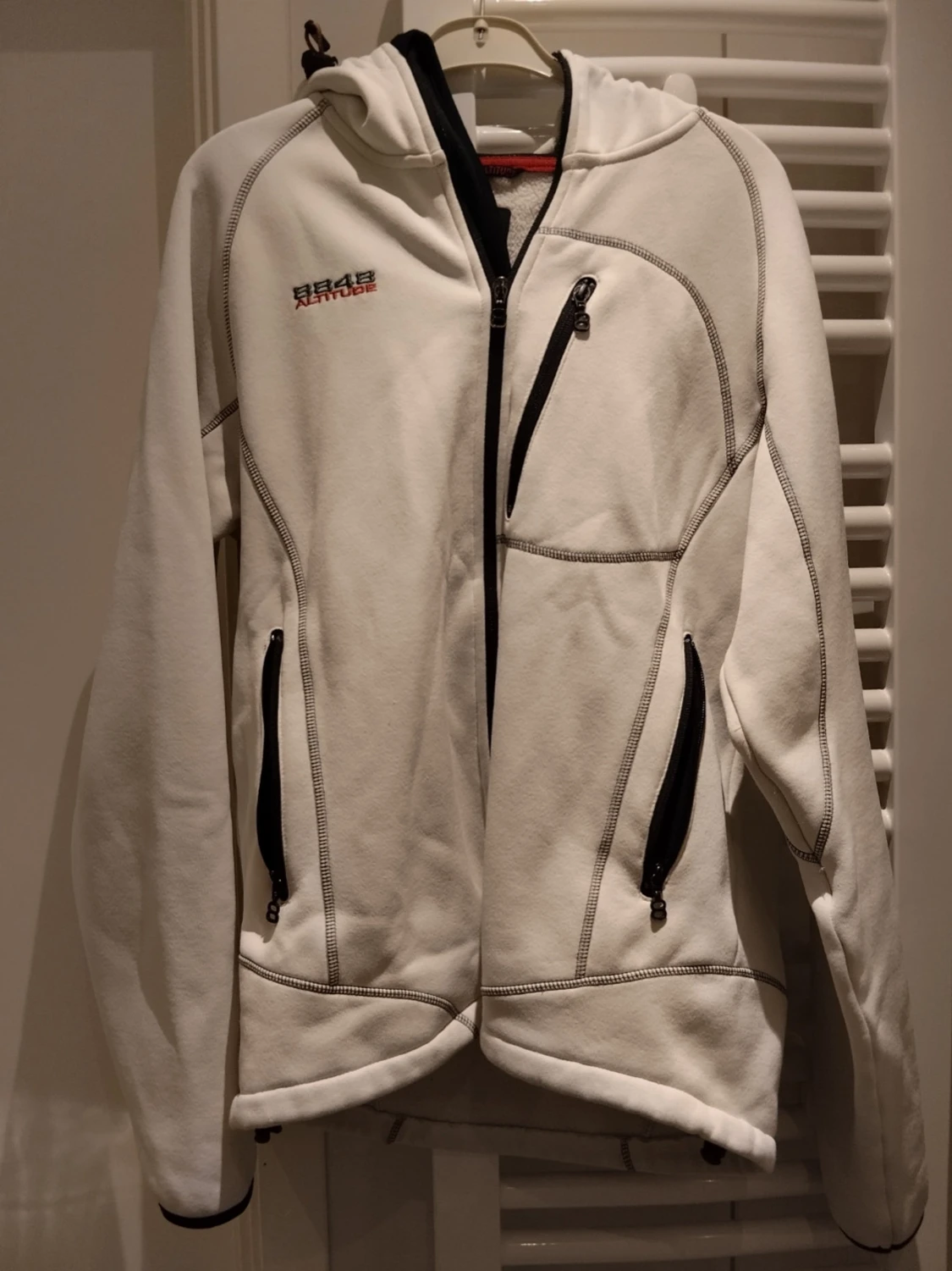 Vit fleecejacka med huva från Craft - 1