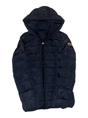 Mörkblå pufferjacka från Colmar - Snygg mörkblå pufferjacka från Colmar med huva och dragkedja framtill. 