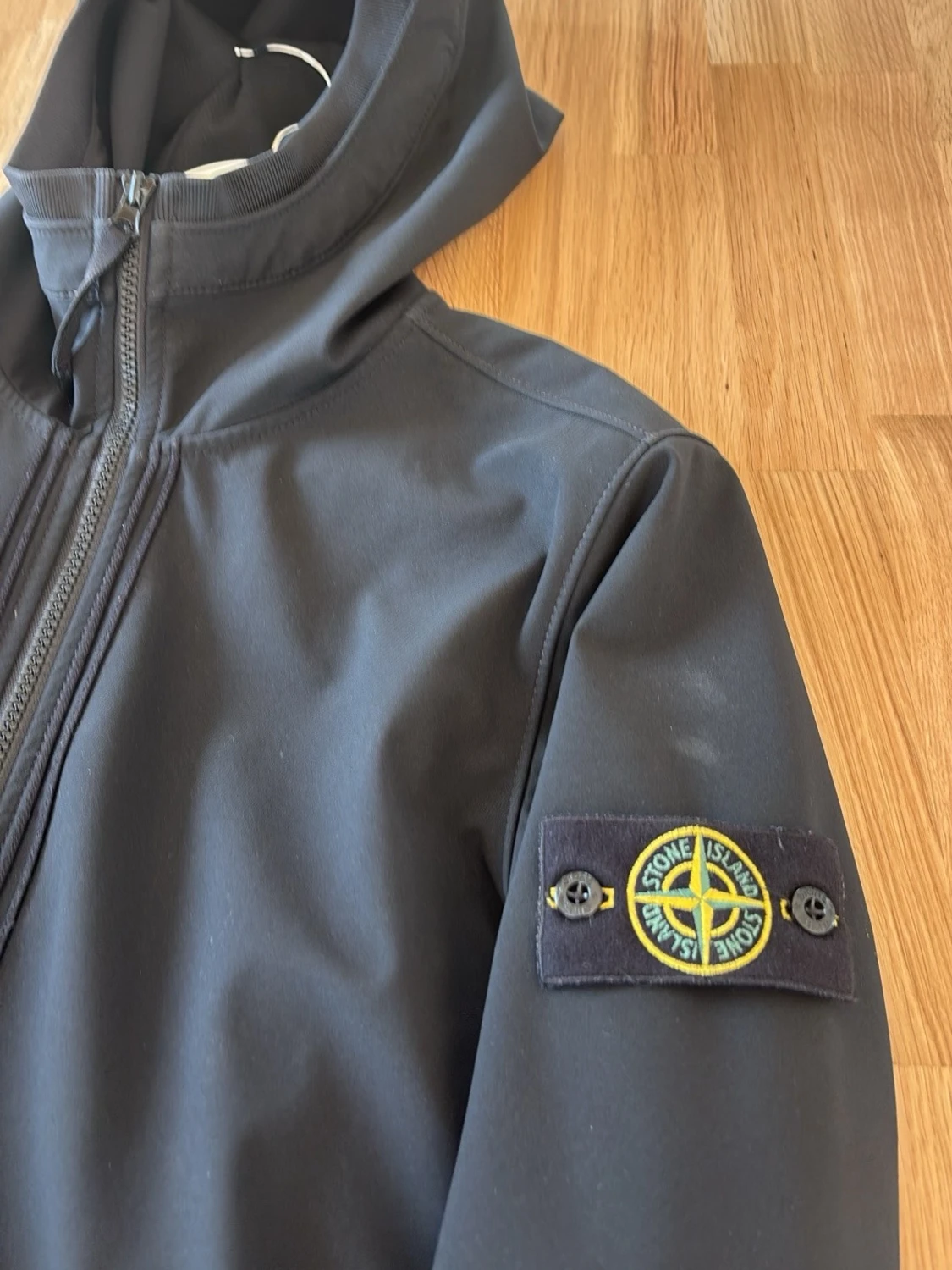 Svart vindjacka från Stone Island - 2