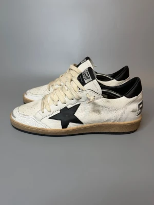 Golden Goose Skor - ‼️VI TAR EJ BYTEN‼️ Golden Goose Ball star sneakers | Skick: 10/10 helt nya | Storlek 40 | ingår Box, Skopåse & kort vid köp! | Fraktar inom 24H efter köp på köparens bekostnad 📦💨 | Hör av dig vid minsta fråga eller fundering 