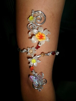 Armcuff  - Finns både i silver och guld💞 Lättböjd material som är enkel att justera. Vid osäkerhet, skriv gärna din till mig din omkrets på armen🥰 Jag gör även customs!