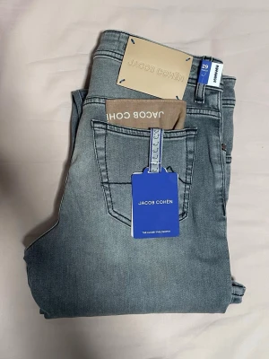 Jacob Cohën(helt nya) - Säljer nu dessa sinnesjsukt snygga jeans i storlek 29 men passar 30! Helt nya allt kvar, aldrig ens testad. Nypris ca 5000kr mitt pris 2299kr. Skriv vid minsta lilla!