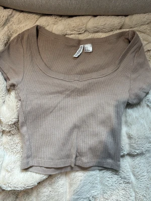 tröja  - beige magtröja använd fåtal gånger