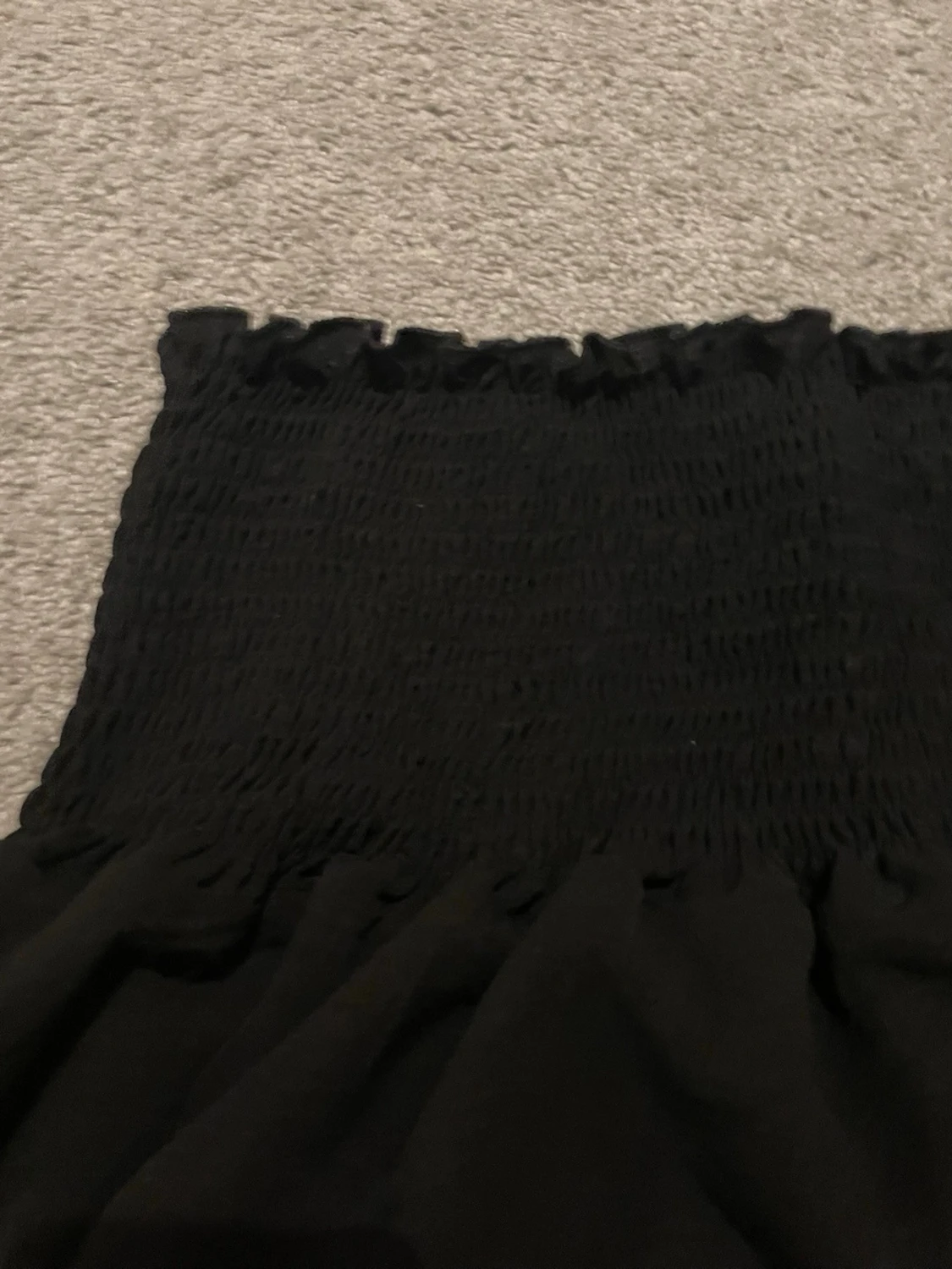 Svart volangkjol med smock - 1