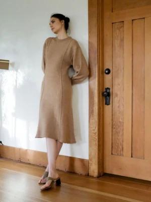 Rodebjer stickad klänning  - Rodebjer Tanner ullklänning, underbart mjuk och skön. Storlek M. Förekommer lite ullnoppor men inga andra anmärkningar.