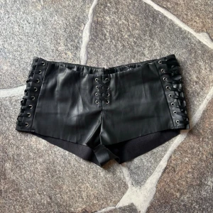 skinnshorts - snygga minishorts från I.AM.GIA, använda 1 gång !! 🖤