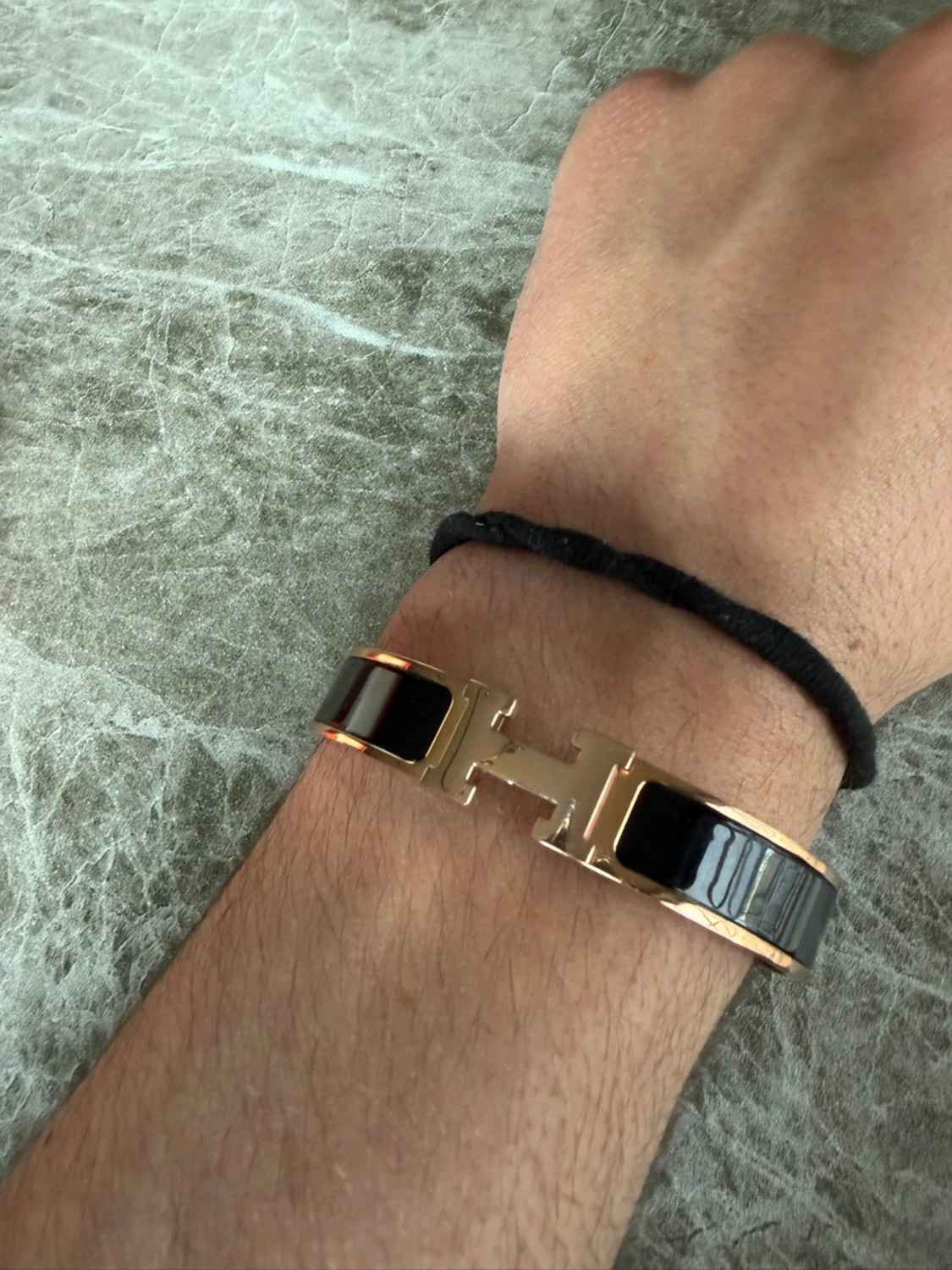 Svart och guld armband  - 4