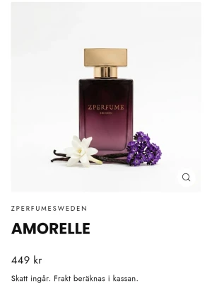 Amorelle parfym från ZPERFUME - Amorelle är en elegant parfym från ZPERFUME Sweden i en stilren, rektangulär flaska med mörklila till svart glas och guldfärgat lock. Flaskan har en lyxig känsla och passar perfekt för dig som gillar exklusiva dofter.