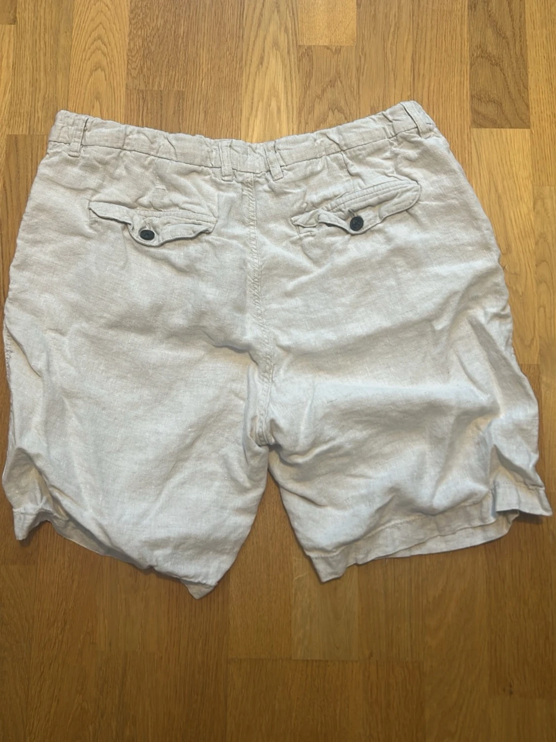 Beiga linne shorts från H&M - 1