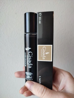 Gisada Ambassador - Gisada Ambassador Perfume. 33ml bottle. New! A great all year around fragrance. Felmärkt med edt på flaskan. Detta är en EDP.