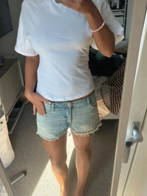 Lowrise shorts - Superfina Lowrise jeansshorts från Zara!! 