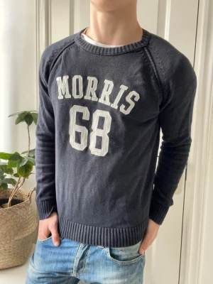 Morris sweatshirt  - Morris sweatshirt, Inga defekter! Modellen i bilderna är 180 cm 75 kg och bär Storlek M , Kom med frågor! 🌟 (Kan gå ned i pris vid köp av paket 😉) 