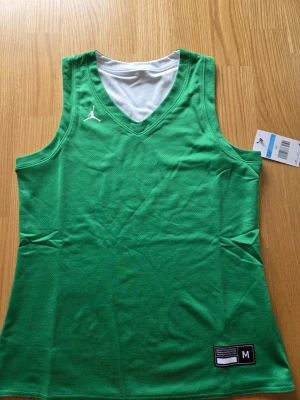 Nike Jordan träningstop , basket , NBA, Dam strorlek M - Nike Jordan träningstop , basket , NBA, Dam strorlek M