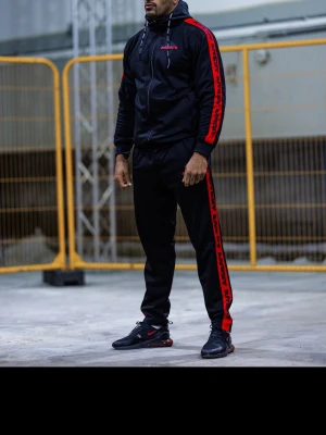 Askari tracksuit - Säljer en Askari track. Köpt i september