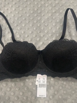 Intimissimi bh - Intimissimi bh med lappen kvar i topp skick, balconette push up, sjukt snygg